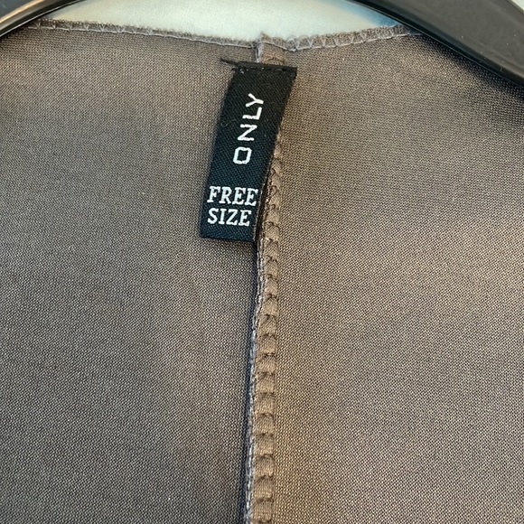 Cardigan - Picture 4 of 4